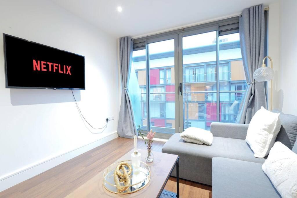 Perfect Place For Longer Wembley Apartment